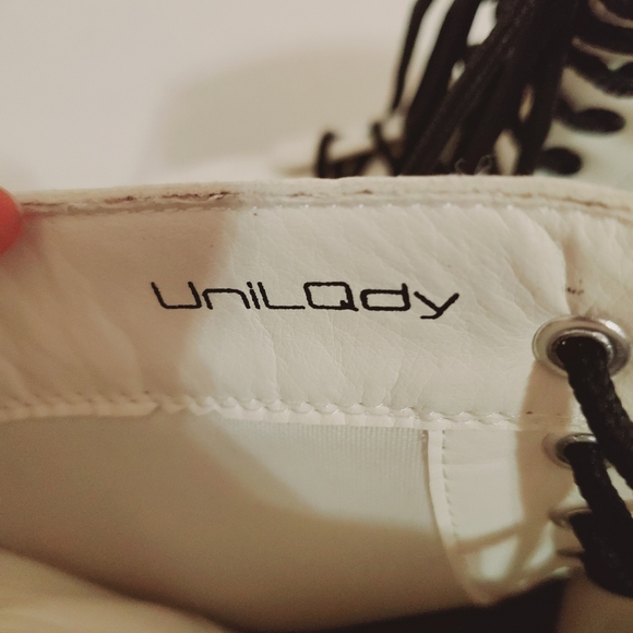 White platform chunky sole black laces combat boots - Picture 7 of 9